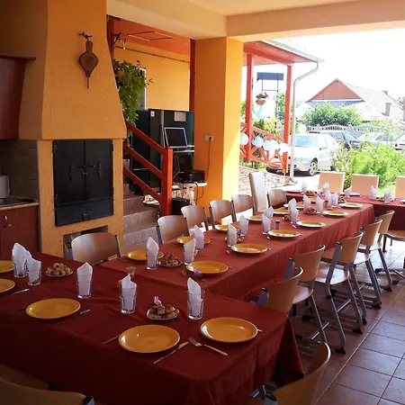 To- Party Panorama Panzio & Wellness 3*